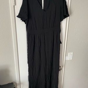Torrid jumpsuit, so flattering!! Size 1